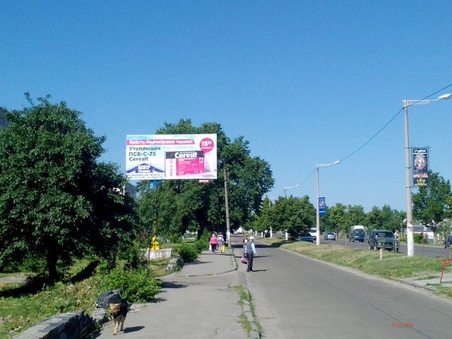 Щит 6x3, Коростишів в. Більшовицька 103 (ГУСЬ), центральна вулиця, напрямок з Києва на Житомир, напроти с/м "ФУРШЕТ",ст.Б Щит 6x3, Коростишів в. Більшовицька 103 (ГУСЬ), центральна вулиця, напрямок з Києва на Житомир, напроти с/м "ФУРШЕТ",ст.Б
