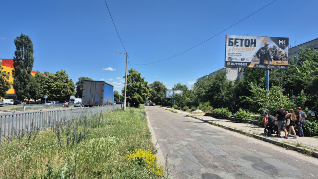 Щит 6x3,  Коростишів в. Київська 103(ГУСЬ), центральна вулиця, напрямок з Житомира на Київ, напроти с/м "ФУРШЕТ",ст.А